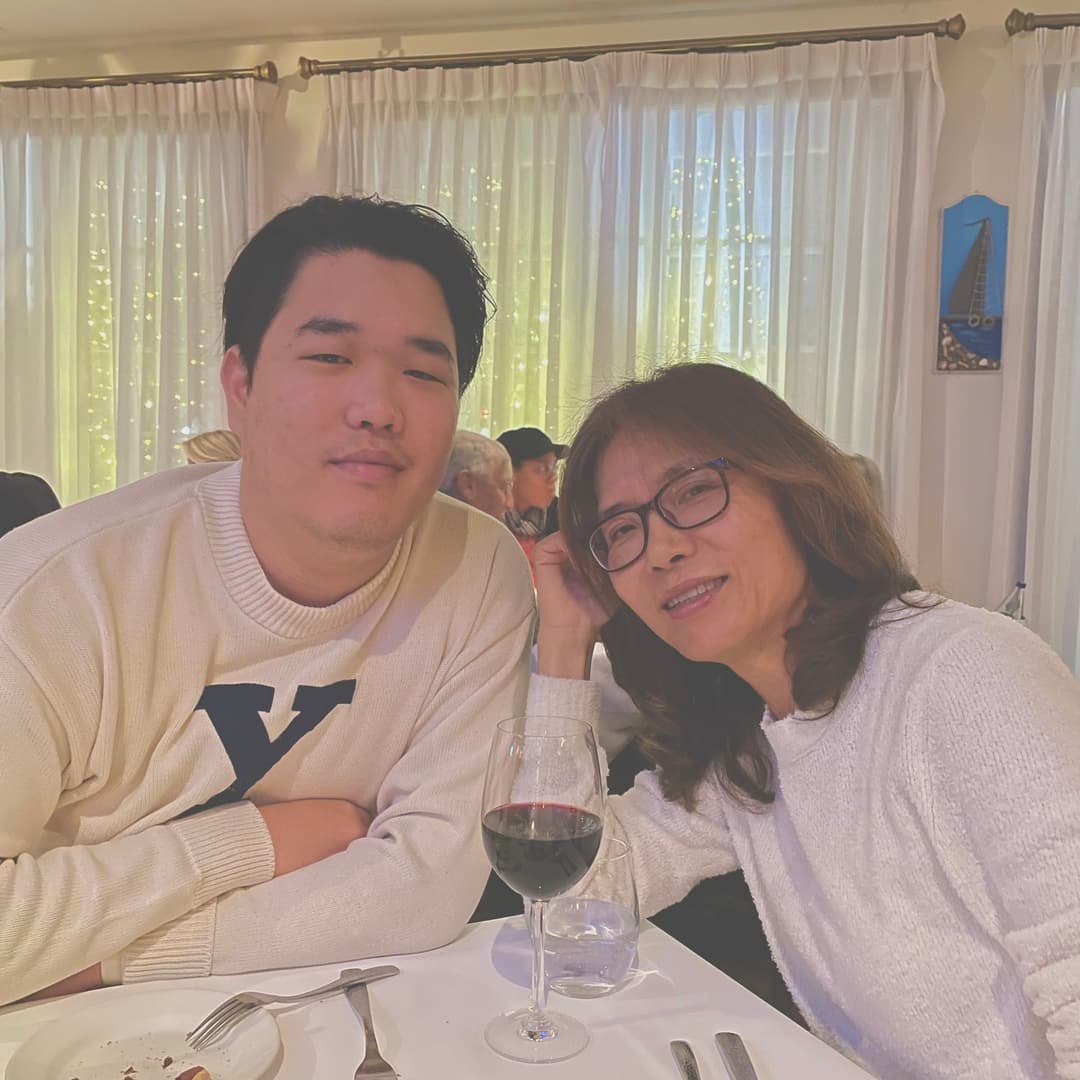 Me and Mom (Varka Estiatorio)